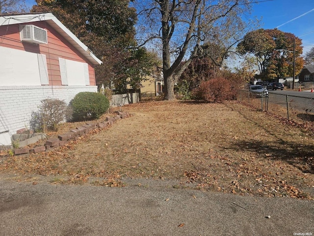 Listing photo 3 for 17 Pine Rd, Amityville NY 11701