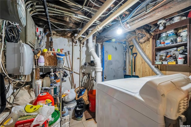 basement featuring washer / dryer