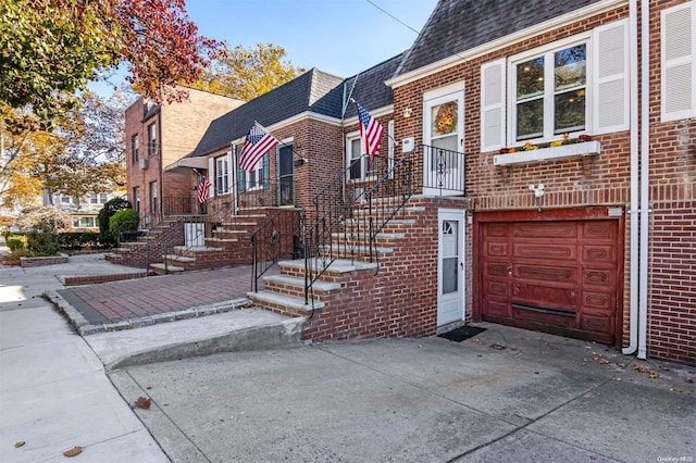 view of front of property featuring a garage