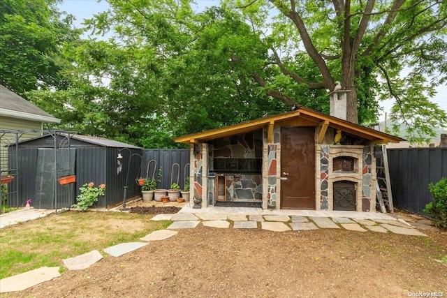 view of outbuilding