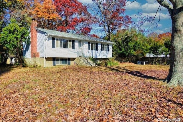 view of split foyer home