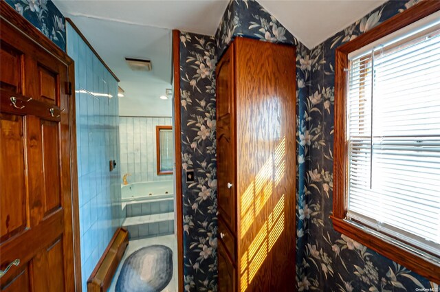 bathroom featuring a bathing tub