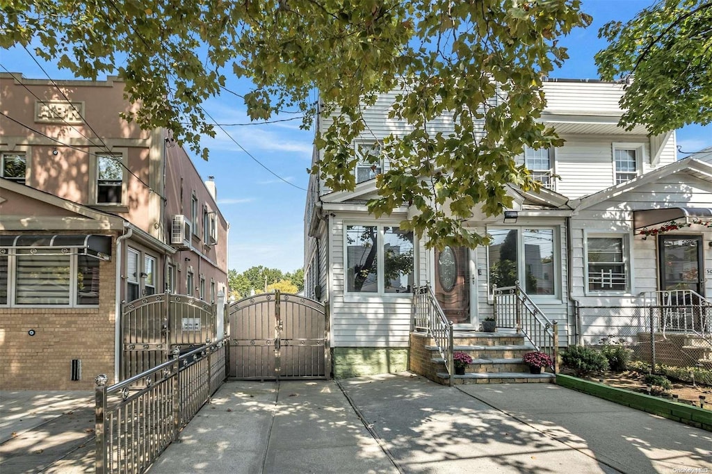 view of front of home