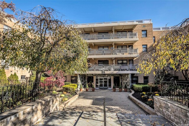 25 Park Pl Unit 1Ee, Great Neck, NY 11021 - photo 1