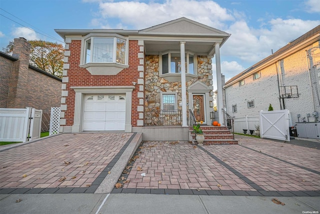 view of front facade featuring a garage