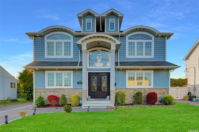 view of front of property with a front yard