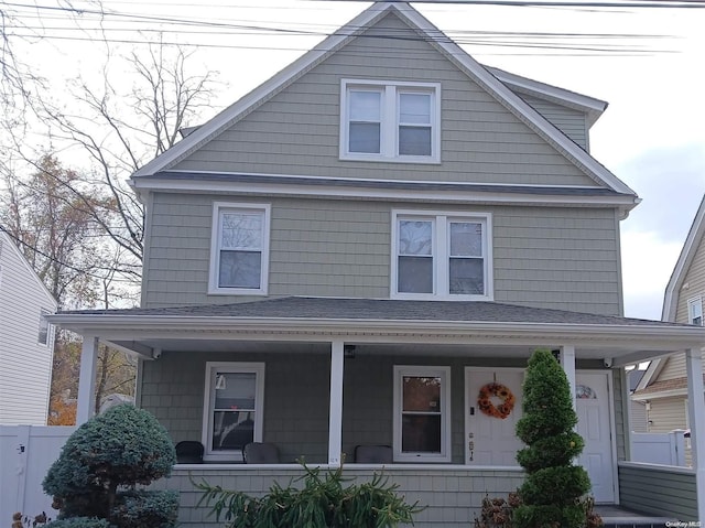 view of front facade with covered porch