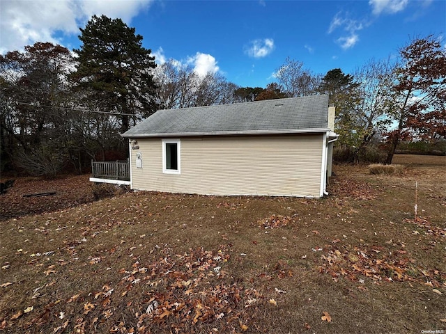 view of outbuilding