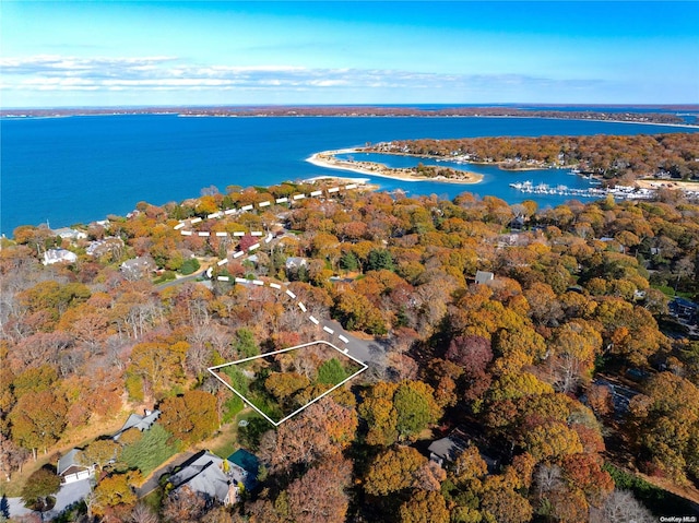 Listing photo 2 for 51 Beach Plum Rd, Sag Harbor NY 11963