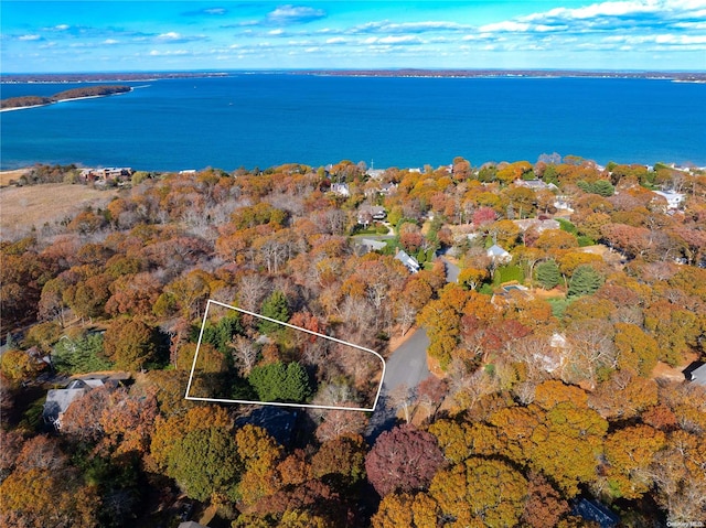 Listing photo 3 for 51 Beach Plum Rd, Sag Harbor NY 11963