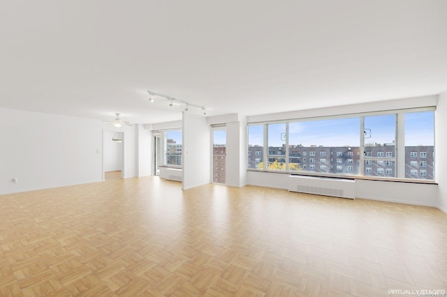 Listing photo 3 for 166-25 Powells Cove Blvd Unit 8D, Beechhurst NY 11357