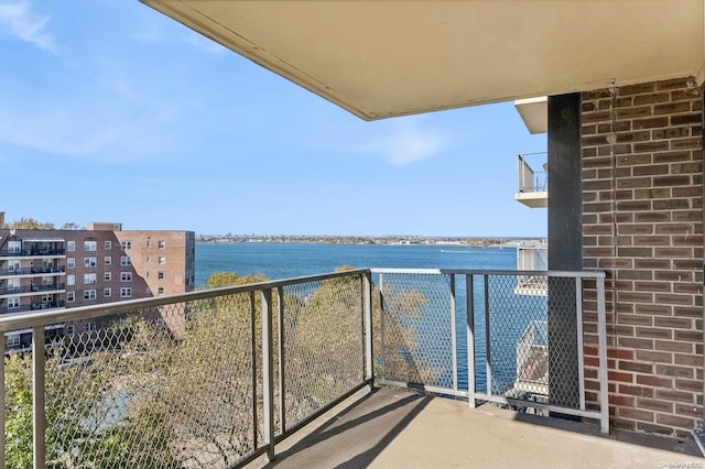 166-25 Powells Cove Blvd Unit 8D, Beechhurst, NY 11357 - balcony featuring a water view