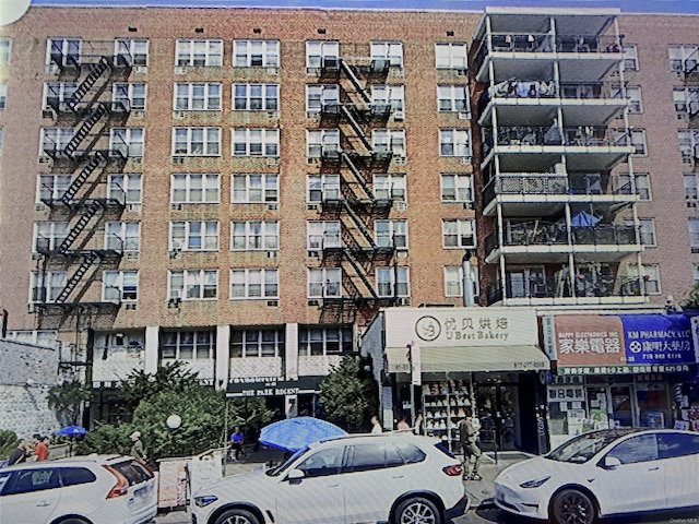 41-25 Kissena Blvd Unit 2S, Flushing, NY 11355 - photo 1