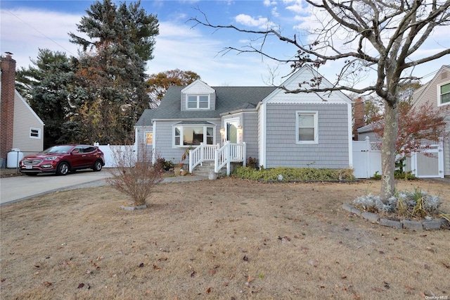 view of front of house with a front yard