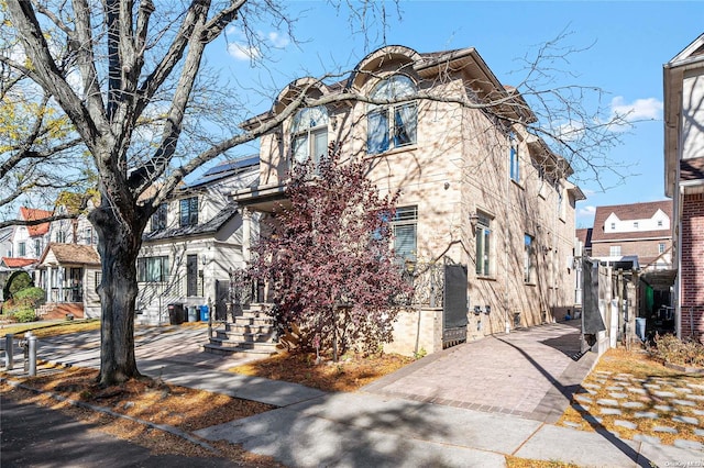 view of front of house