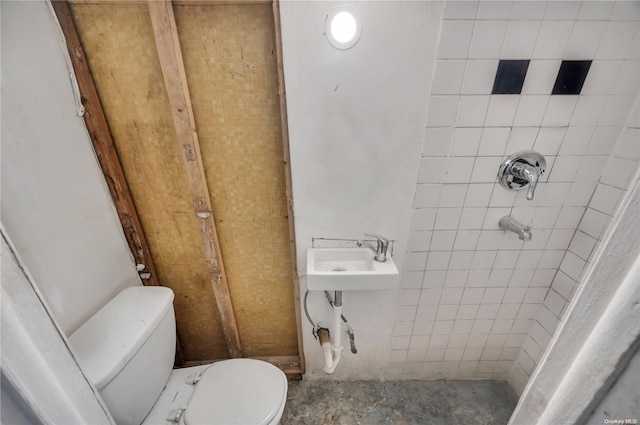 bathroom featuring toilet