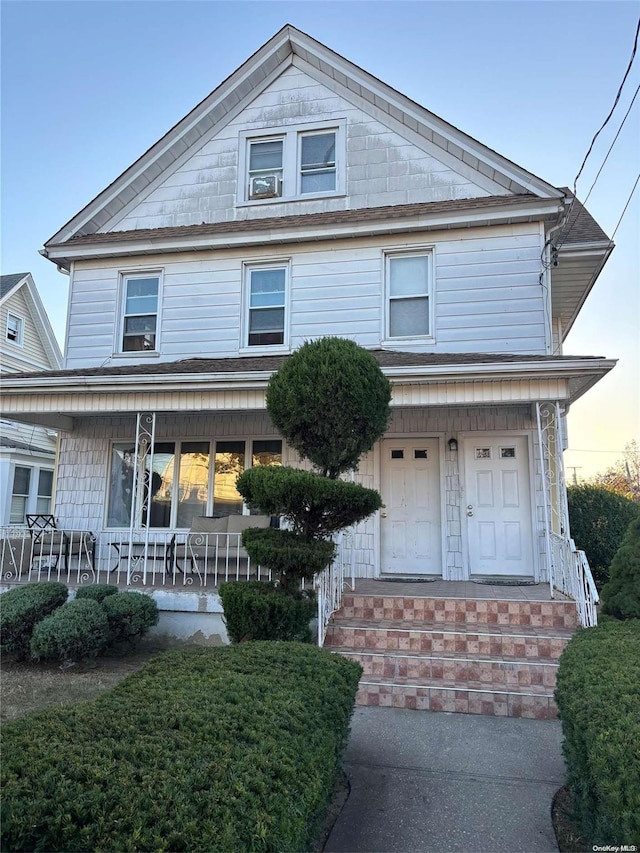 view of front of home featuring a porch