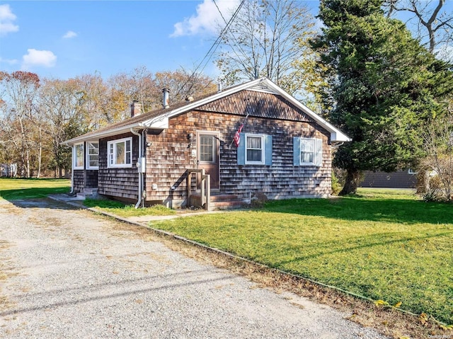 view of front of property with a front yard