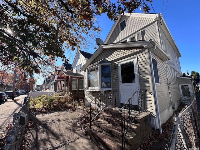 view of front of property