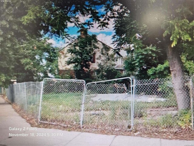 24-31 Francis Lewis Blvd, Whitestone, NY 11357 - photo 4