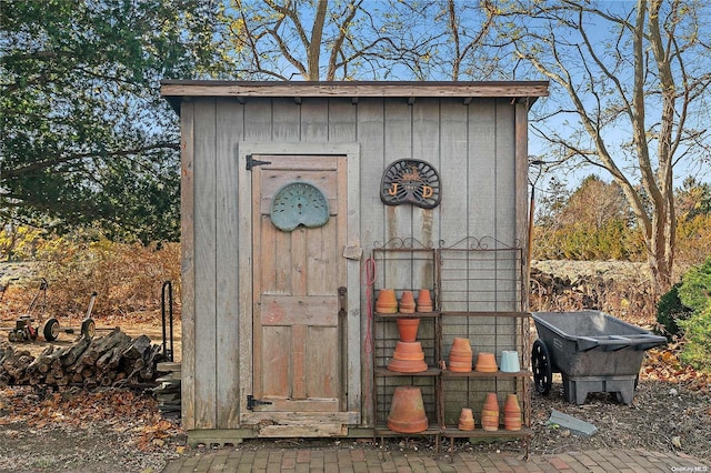 view of outbuilding