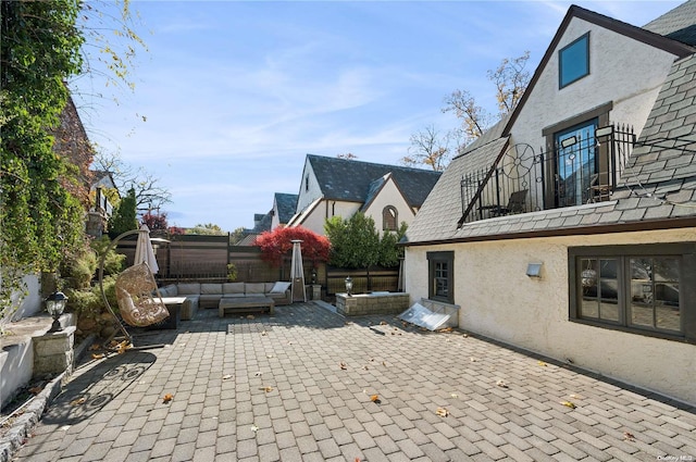 view of patio featuring outdoor lounge area