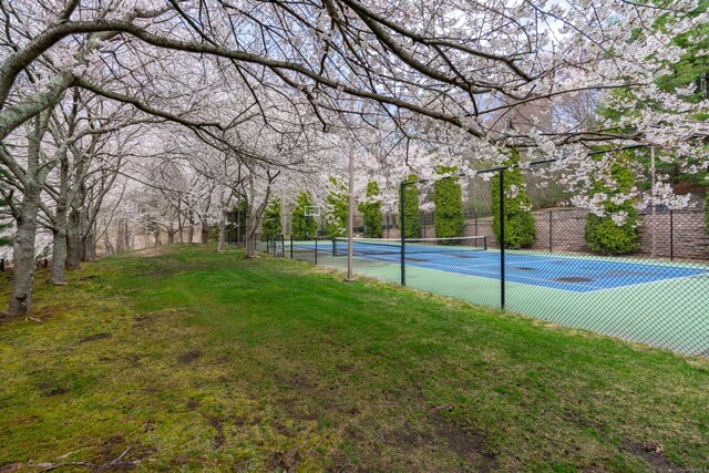 660 Chicken Valley Rd, Matinecock, NY 11560 - view of tennis court