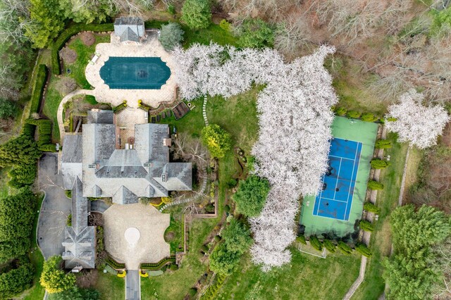 660 Chicken Valley Rd, Matinecock, NY 11560 - bird's eye view of a pool area