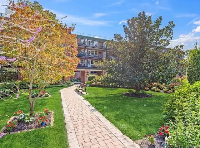 32 Pearsall Ave Unit 1G, Glen Cove, NY 11542 - photo 1
