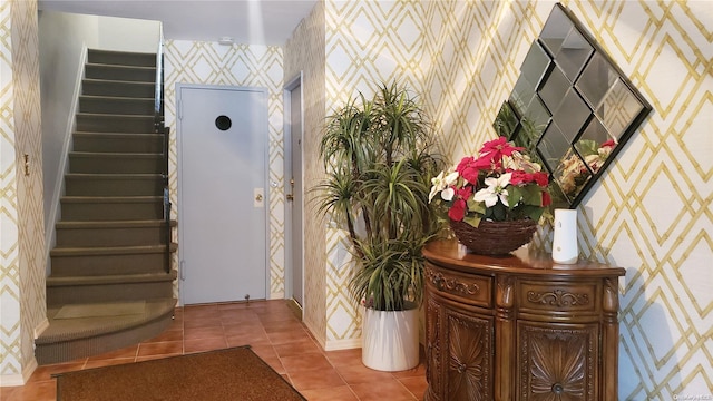 foyer entrance featuring tile patterned floors