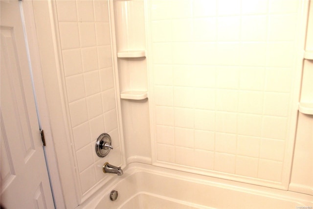 bathroom featuring shower / washtub combination