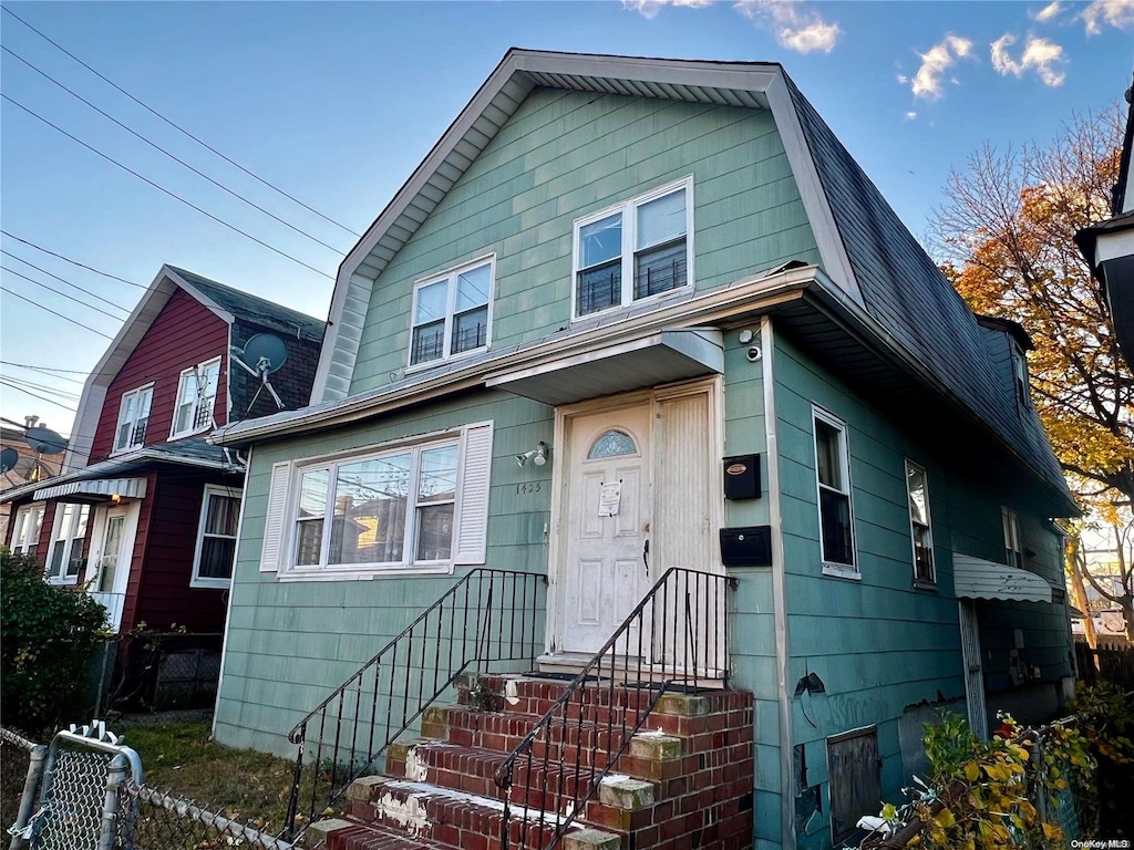 view of front of home