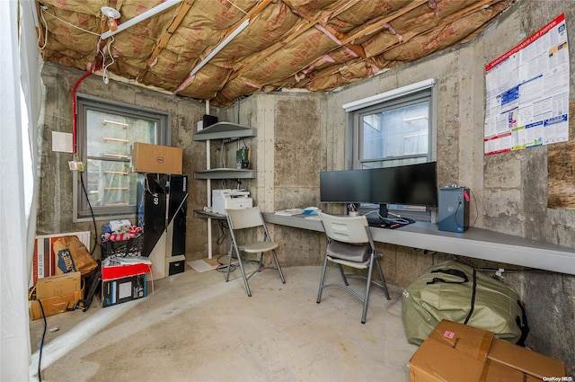 office space featuring concrete floors