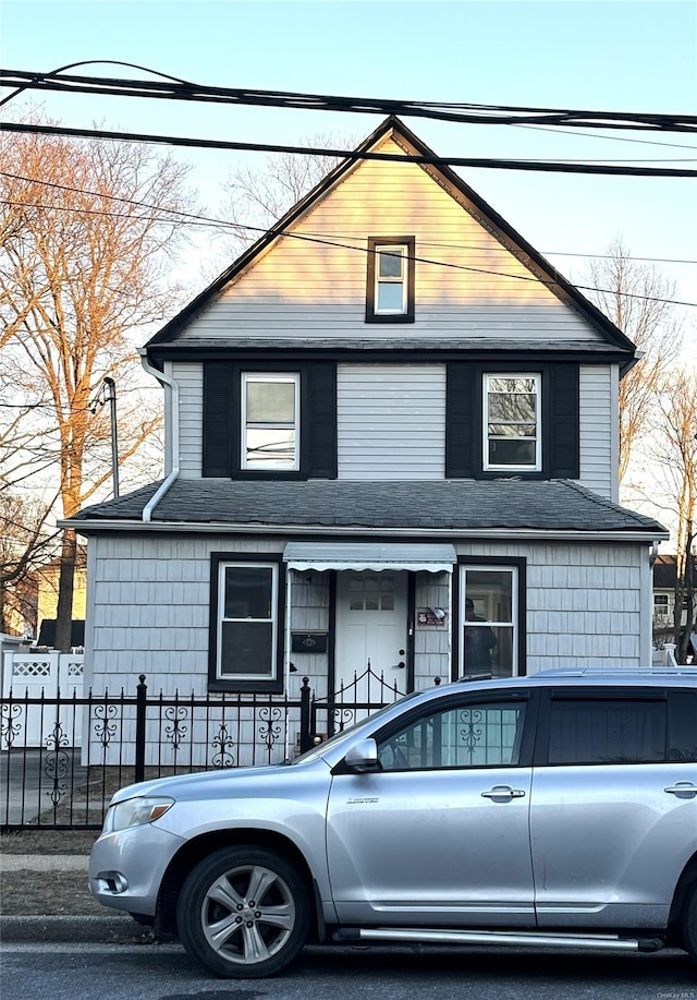 view of front of property