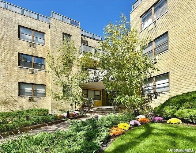 5 Schenck Ave Unit 3E, Great Neck, NY 11021 - view of building exterior