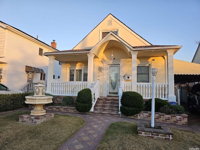 view of front of property with covered porch