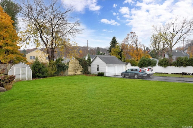 view of yard with a shed