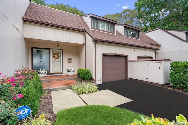 view of front of home featuring a garage