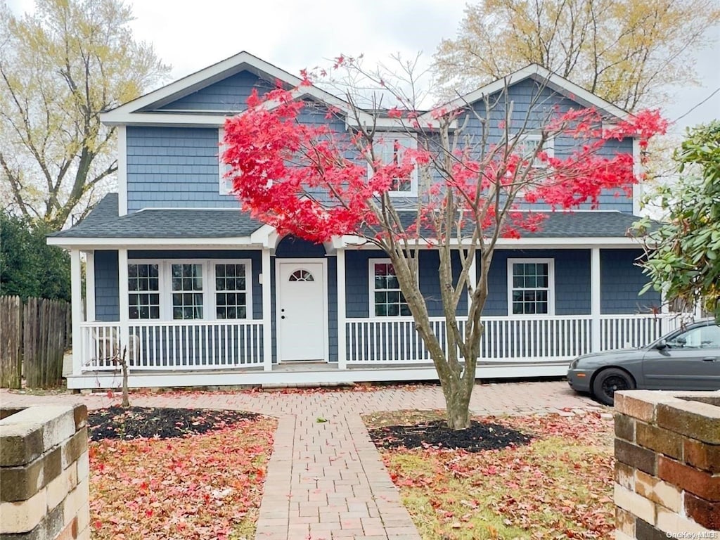 view of front of home with covered porch