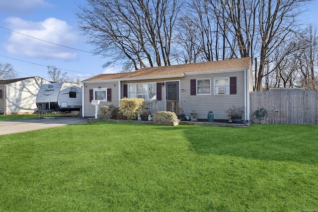 view of front facade with a front yard