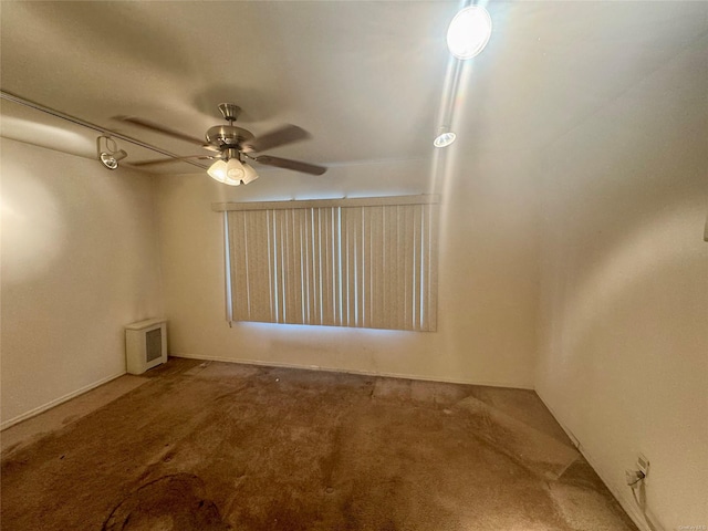 unfurnished room featuring carpet flooring and ceiling fan