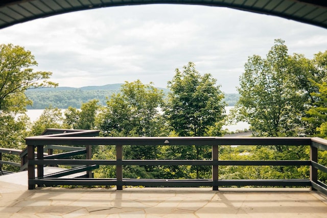 balcony featuring a mountain view