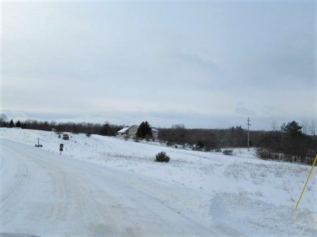 1752 Chapel Hill Dr, Petoskey, MI 49770