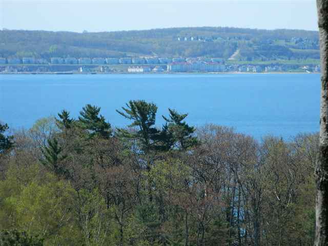 Listing photo 2 for 5735 Windrift, Harbor Springs MI 49740