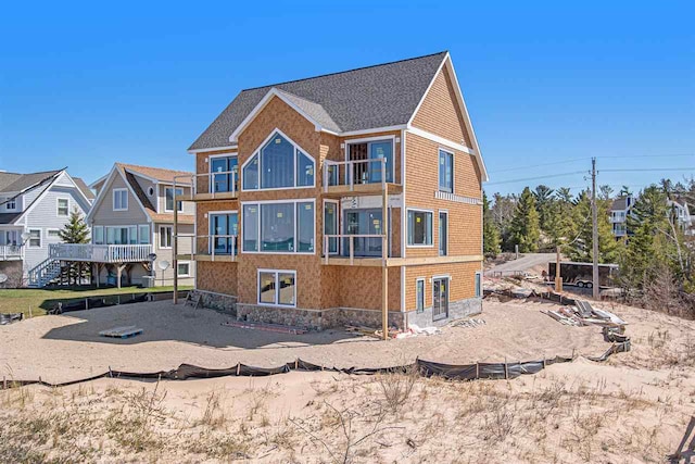 view of front facade featuring a deck