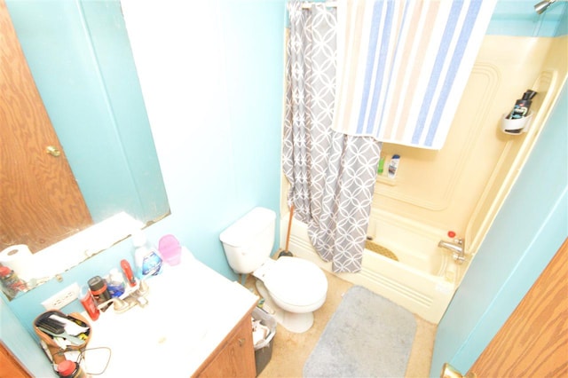 full bathroom with shower / bath combination with curtain, vanity, and toilet