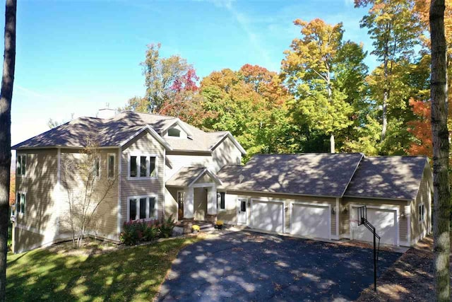 view of front of house featuring a garage and driveway