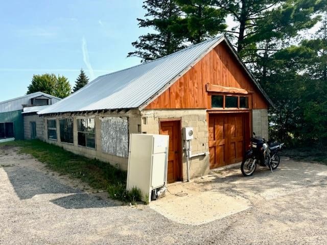 view of outbuilding