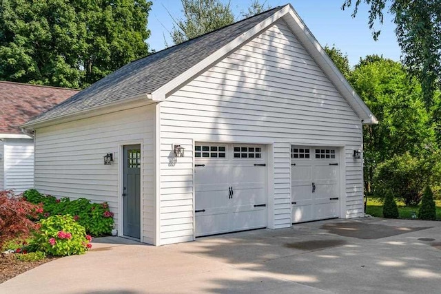 view of detached garage