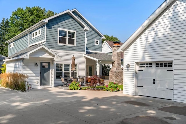 view of front of home with driveway